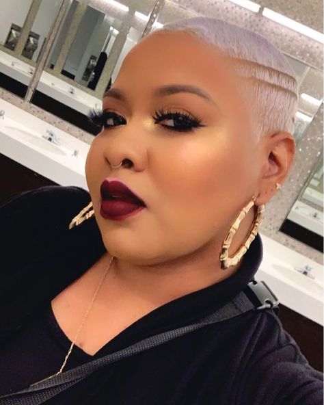 Blonde Fade Black Women, Brush Cut For Black Women, Pixie Haircut Fine, Haircut Fine Hair, Short Pixie Bob Haircuts, Short Platinum Blonde Hair, Pixie Haircut Fine Hair, Short Pixie Bob, Short Hair Designs