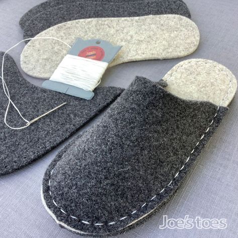 Diy Felt Slippers, Placemats Crochet, Simple Stitching, Diy Crochet Slippers, Felted Bowls, Felt Slippers, Diy Slippers, Handmade Slippers, Cute Slippers