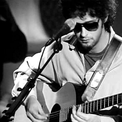 Cerati Blanco & Negro Rock Argentino, Mtv Unplugged, Soda Stereo, Beautiful Blue Eyes, Video Artist, International Music, Perfect Love, Teenage Dream, Kinds Of Music