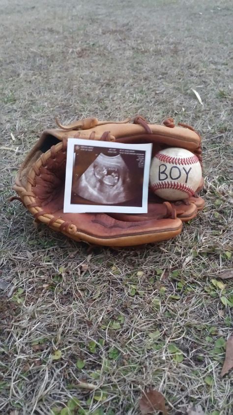 Baby boy:) gender reveal Softball Baseball Gender Reveal, Softball Gender Reveal Ideas, Gender Announcement Pictures, Baseball Gender Reveal Party, Gender Announcement Ideas, Baby Reveal Pictures, Gender Reveal Pictures, Baseball Gender Reveal, Baseball Baby Shower Theme