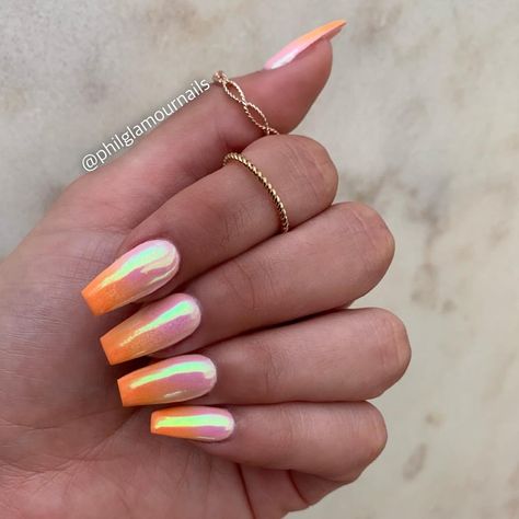 P H I L L I P on Instagram: “Sun set on the east 😀🏜. #coachella2019 #nails #nailart @nayyyy_xo #nails #naildesigns #nailsporn #beautybloggers #fashionblogger…” Pink Theme Photoshoot, Pink Theme Birthday, Theme Photoshoot, Pink Fur Coat, Nails Trend, Plain Nails, Glamour Nails, Cute Nail Art Designs, Pink Theme