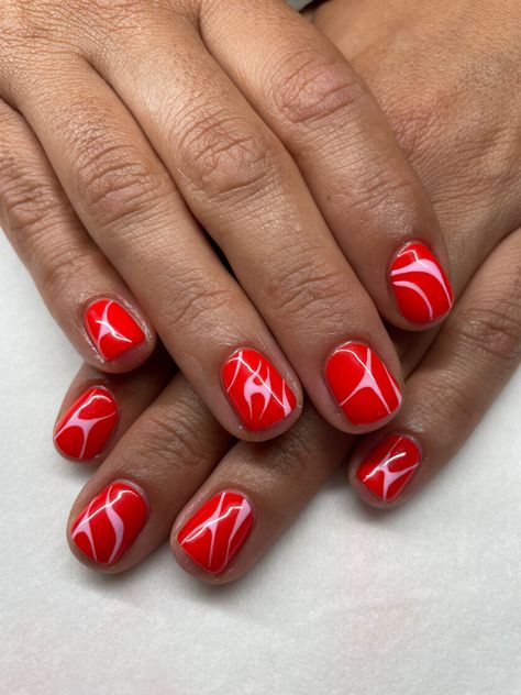 Pink and red abstract nail art Red Pattern Nails, Red Abstract Nails, Pink And Red Nail Art, Red Blue Nails, Short Red Nails, Color Block Nails, Pink Drawing, Abstract Nails, Abstract Nail