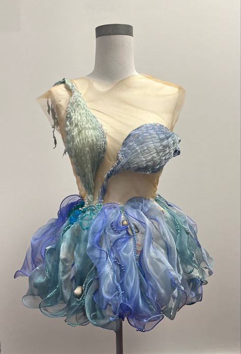 Sea Life Fashion, Creatures Textiles Gcse, Ocean Dress Design, Under The Sea Textiles Gcse, Water Fashion Design, Coral Inspired Fashion, Ocean Corset, Fish Inspired Fashion, Water Inspired Fashion