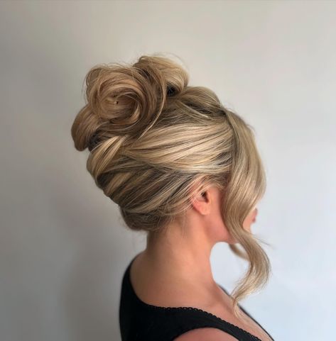 13 Messy Updo Wedding Hairstyle Ideas | Mummy Time High Hairstyles Bun, Hairstyles For Junior Bridesmaids, International Hairstyles, Bridal High Bun, Messy Updo Wedding, Hollywood Glamour Hair, High Updos, High Updo, Wedding Hairstyle Ideas