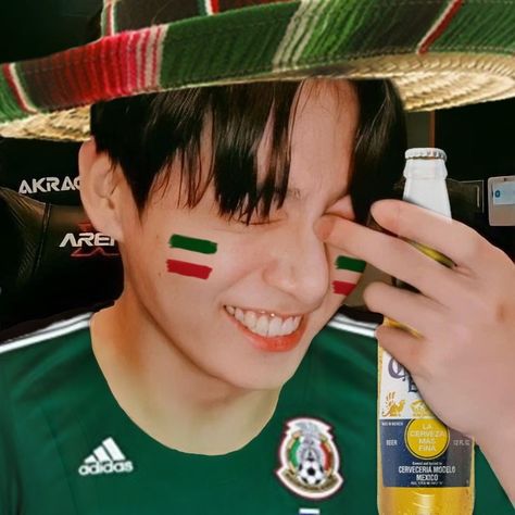 Bts Mexico, Jungkook Photoshoot, Am I Wrong, Icons Bts, Bts Meme, Jeon Jungkook Photoshoot, Love My Boyfriend, Editorial Makeup, Bts Memes