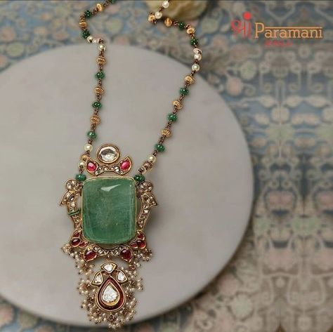 Russian Emerald, Silver Necklace Designs, Long Haram, Antique Necklaces Design, Wedding Earring, Bride Photoshoot, Antique Jewellery Designs, Jewelry Designing, Gold Jewelry Simple Necklace