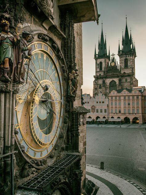 Astronomical clock, Prague, Czekia Astronomical Clock, Cesky Krumlov, Prague Travel, Voyage Europe, Prague Czech Republic, Prague Czech, A Castle, Gothic Architecture, Clock Tower