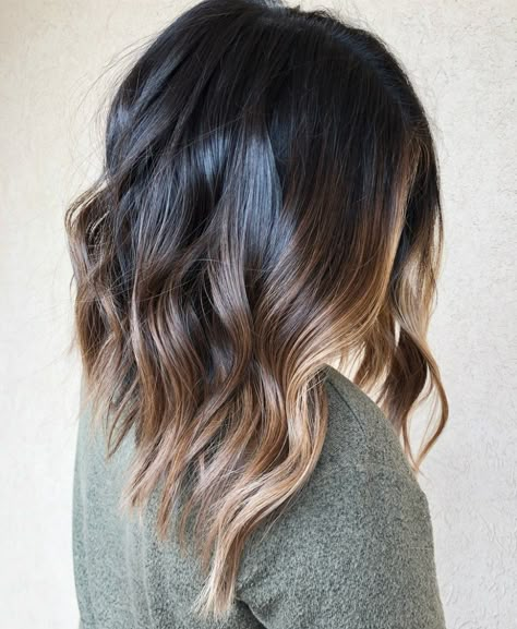 Choppy Lob, Angled Haircut, Balayage Lob, Brown And Blonde, Bronde Balayage, Short Hair Balayage, Balayage Brunette, Penteado Cabelo Curto, Brown Blonde Hair