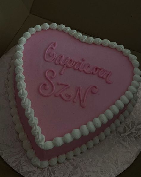 Pink Capricorn Cake, Capricorn Heart Cake, Capricorn Szn Cake, Heart Capricorn Cake, Capricorn Cake Aesthetic, Heart Shaped Cakes Birthday Aquarius, Capricorn Cake, Pink Zodiac Cake, Heart Cake Pisces