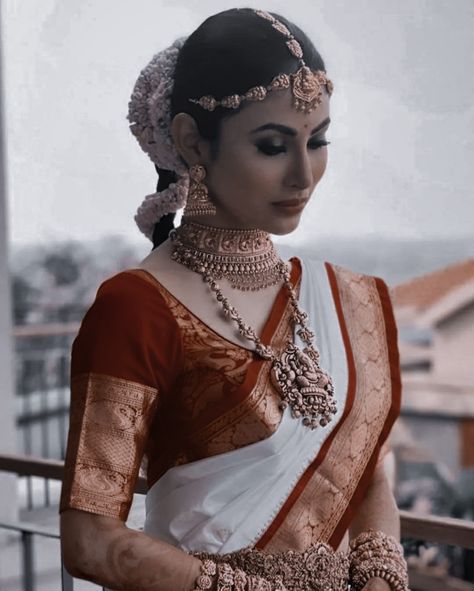 Marathi Aesthetic, Moni Roy, Mouny Roy, Gigi Hadid Looks, Bengali Bride, Mouni Roy, Development Plan, Casual Indian Fashion, Desi Aesthetic