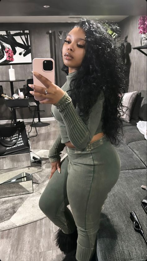 Body Suit Outfits Black Women, Curvy Winter Outfits, Outfits Black Women, Body Suit Outfits, Cute Lazy Day Outfits, Lazy Day Outfits, Cute Comfy Outfits, Cute Swag Outfits, Baddie Outfits Casual