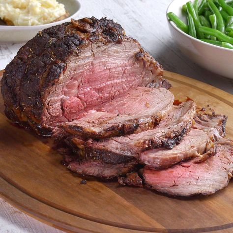 How To Cook A Ribeye Roast, Beef Ribeye Roast Recipe Bone In, Rib Roast Gravy, Boneless Rib Eye Roast, Ribeye Roast Recipes, Boneless Ribeye Roast, Beef Ribeye Roast, Boneless Beef Ribs, Beef Rib Roast