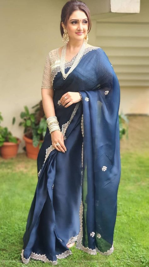 Sridevi Vijaykumar, Navy Blue Saree, Simple Saree Designs, Blue Organza, Cotton Saree Designs, Modern Saree, Fancy Sarees Party Wear, Indian Fashion Saree, Saree Designs Party Wear