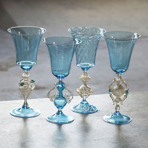 Wedding Timeless, Crockery Design, Unique Glassware, Glass Goblets, Crystal Wine Glasses, Colored Glassware, Crystal Glassware, Glass Decanter, Venetian Glass