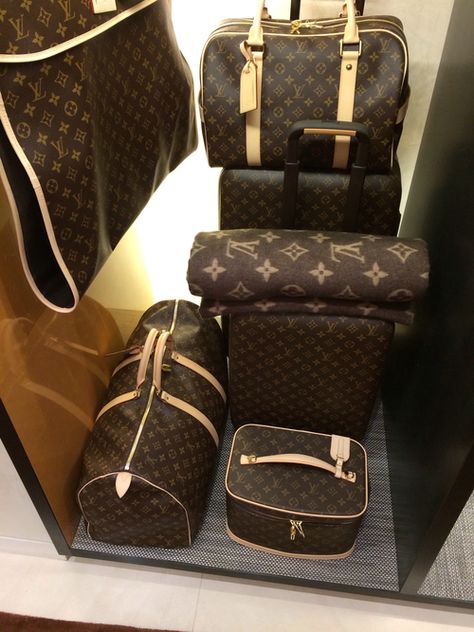 I'll take it all!!!!! Lv Aesthetic, Louis Vuitton Luggage Set, Louis Vuitton Mens Bag, Louis Vuttion, Life Manifestation, Luxury Luggage, Louis Vuitton Luggage, Louis Vuitton Travel, Travel Journey