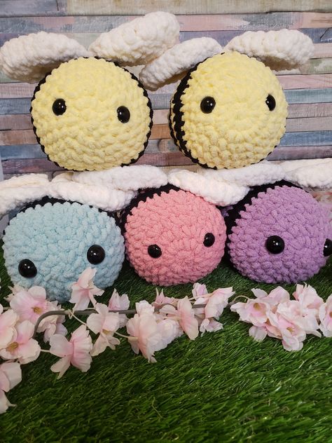 How To Make A Bumble Bee, Crochet Practice, Bee Plushies, Bee Crochet, Selling Ideas, Bee Toys, Crochet Plushies, Fall Crochet, Fall Crochet Patterns