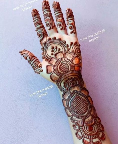 Front Hand Mehndi Designs Simple Arabic, Finger Mehndi Style, Henna Styles, Front Hand Mehndi Design, Mehandhi Designs, Front Hand Mehndi, Mehndi Designs Simple, Front Mehndi Design, Simple Arabic Mehndi Designs