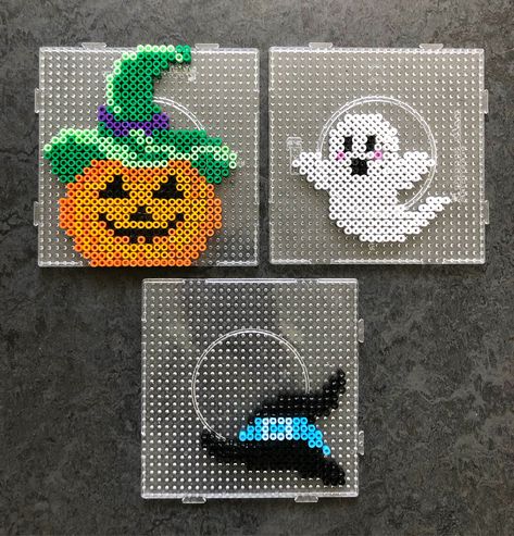 Halloween Hama Beads Patterns, Hama Beads Halloween, Nerdy Perler Beads, Halloween Perler, Pony Bead Patterns, Hama Beads Design, Perler Crafts, Diy Perler Bead Crafts, Halloween Beads