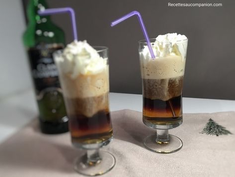 Irish coffee Whiskey Sour Recipe, Whisky Sour, Hot Cocktails, Whisky Drinks, Bourbon Cocktails, Whiskey Drinks, Cocktail Desserts, Whiskey Cocktails, Coffee Cocktails