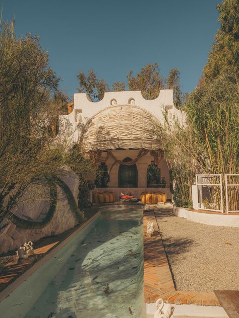 See rare images of Salvador Dalí’s home and studio, courtesy of Apartamento and Coco Capitán Lips Sofa, Spain House, Rare Images, Moving To Paris, Building A Pool, White Owl, Mediterranean Home, Small Pool, Costa Brava