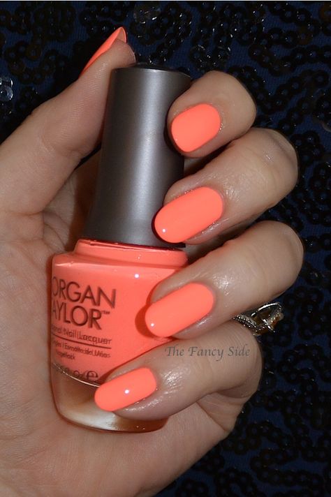 Uñas Color Coral, Neon Coral Nails, Summer Nails Diy, Coral Nail Polish, Nail Bling, Summer Nail Colors, Pink Nail Colors, Orange Nail, August Nails