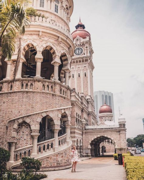 The Most Instagrammable places in Kuala Lumpur - Charlies Wanderings Dataran Merdeka Kuala Lumpur, Dataran Merdeka, Malaysia Itinerary, Tioman Island, Kuala Lumpur Travel, Malaysia Travel Guide, Travel Malaysia, Instagram Locations, Most Instagrammable Places