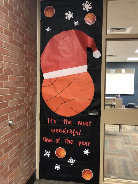 Basketball Locker Decorations, Locker Room Decorations, Pep Club, Christmas Doors, Holiday Door Decorations, Christmas Door Decorating Contest, Christmas Classroom Door, Pe Teacher, Stem Elementary