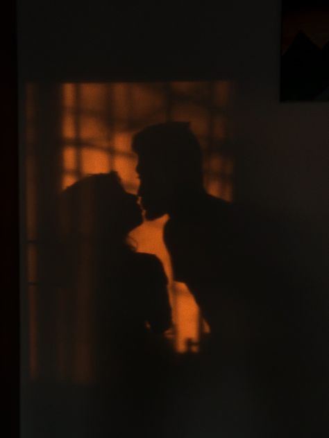 #love #art  #sunlight #photography Love Silhouette Photography, Sunset Lamp Couple Photoshoot, Couple Orange Aesthetic, Candle Shoot, Cuddle Pictures Mood, Aesthetic Design Ideas, Cuddle Pictures, Edgy Photography, Home Decor Ideas Kitchen