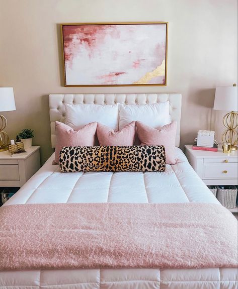 Apartment Bedroom Inspo Pink, Cheetah And Pink Bedroom, Adult Girly Bedroom Ideas, White Bedroom Pink Accents, White Pink And Gold Bedroom, Simple Pink Bedroom, Pink And Leopard Bedroom, Pink And Cheetah Bedroom, White And Pink Bedroom Aesthetic