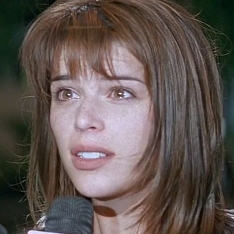 Neve Campbell - Sidney Sidney Prescott Scream 1996, Neve Campbell Wild Things, Sidney Prescott Icon, Neve Campbell 90s, Surprise Sidney, Gale Weathers, Sidney Prescott, Scream 1996, Scream 1