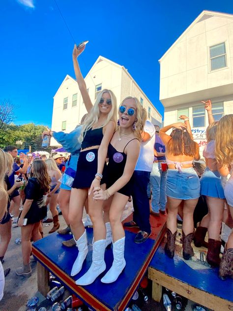 Ecu Tailgate Outfit, Texas Christian University Aesthetic, Tcu Nursing, Tcu College Aesthetic, Tcu Sorority, Tcu Gameday Outfit, Tcu Gameday, Tcu Football, Hockey Game Outfit