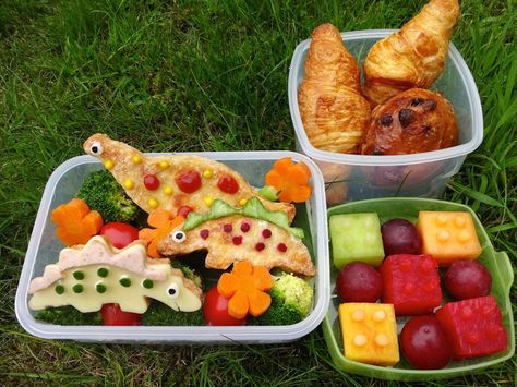 Dinosaur Lunch Ideas, Back To School Bento, Dinosaur Chicken Nuggets, Carbs In Fruit, Kids Plate, Bento Lunches, Buttered Noodles, Kids Plates, Kids Lunchbox