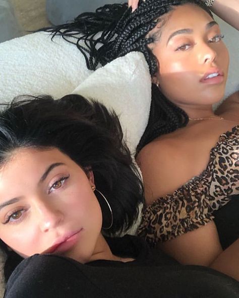 rise And shine ✨ on Instagram: “Mornin'✨” Kylie Jenner Snap, Kylie Jenner 2014, Kylie Jenner Blonde, Kily Jenner, Robert Kardashian Jr, Kylie Jenner Photoshoot, Kylie Travis, Looks Kylie Jenner, Estilo Kylie Jenner