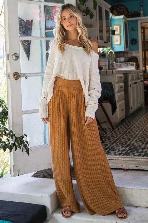 fall fashion finds Knit Pants Outfit, Flowy Pants Outfit, Ribbed Knit Fabric, Flowy Wide Leg Pants, Look Boho Chic, Boho Styl, Mode Hippie, Boho Style Outfits, Mode Boho