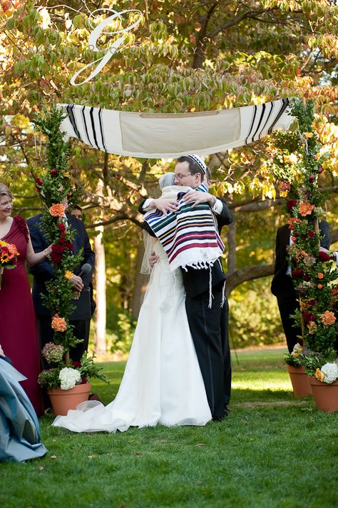 love the classic tallit chuppah with climbing flowers Chuppah Ideas, Wedding Jewish, Wedding Chuppah, Jewish Wedding Ceremony, Jewish Weddings, Climbing Flowers, Cat Wedding, Religious Wedding, Jewish Culture