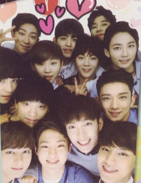 W Kdrama, Pledis Seventeen, 17 Kpop, Seventeen Going Seventeen, Seventeen Debut, Seventeen Album, Seventeen Wallpapers, Group Photos, Pledis Entertainment