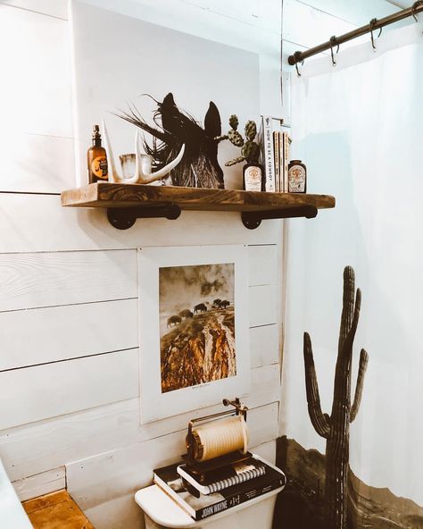 Western Bathrooms, Western Bathroom Decor, Western Bathroom, Shiplap Bathroom, Ranch Decor, Cute Bedroom Ideas, Western Homes, Ranch Style Home, Bunk House