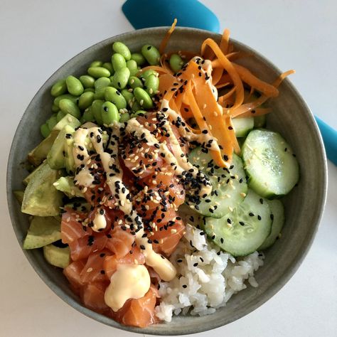 Dainty Rice | Salmon Poke Bowl - Dainty Rice Simple Poke Bowl, At Home Poke Bowl, Poke Aesthetic, Poke Bowl Aesthetic, Poke Rice, Salmon Poke Bowl, Rice Salmon, Poke Bowl Recipe, Salmon Poke