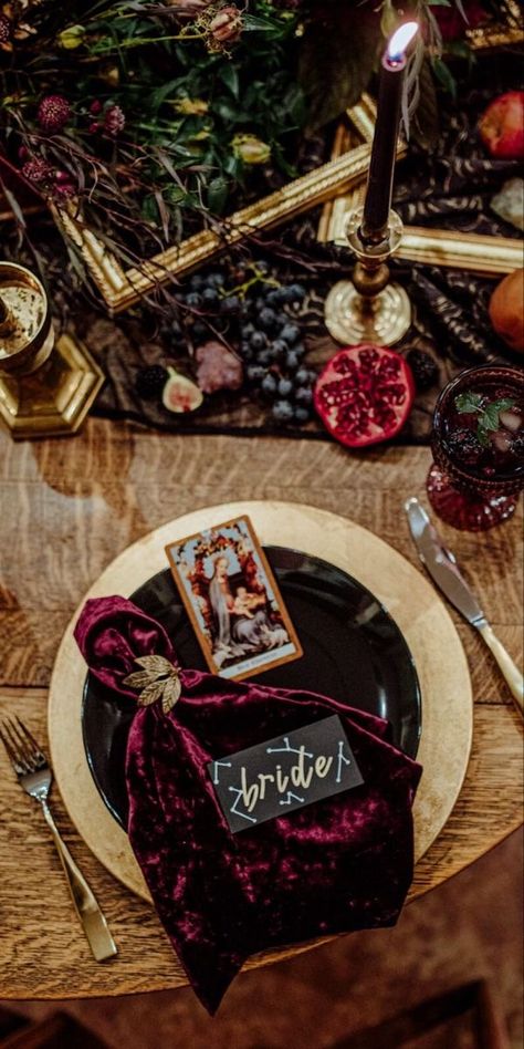 Spooky Place Settings, Elegant Halloween Wedding Dress, Gothic Inspired Wedding, Moody Halloween Wedding, Witchy Engagement Party, Witchy Table Setting, Witchy Fall Wedding Ideas, Witchy Summer Wedding, Dried Fruit Centerpiece Wedding