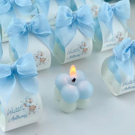 MemorablePartyGifts - Etsy Türkiye Candle Suviners, Candles For Baby Shower Favors, Candle Baby Shower Gift, Bougie Baby Shower Ideas, Baby Shower Return Gift Ideas, Recordatorios Baby Shower, Candle Baby Shower Favors, Baby Shower Guest Gifts, Baby Shower Souvenirs Boy