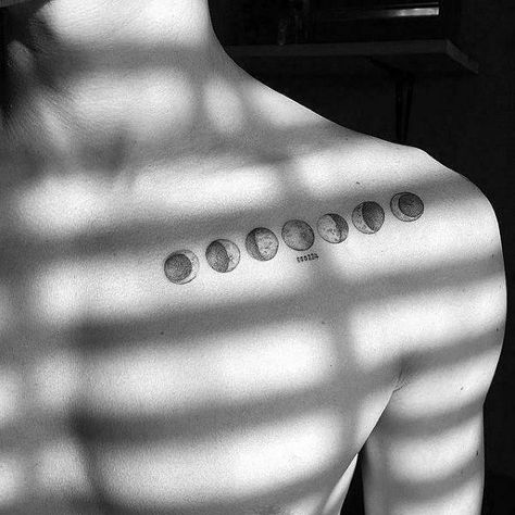 Collar Bone Tattoos, Tatuaje Trash Polka, Collar Bone Tattoo For Men, Moon Phases Tattoo, Omerta Tattoo, Bone Tattoos, Tattoos Geometric, Trash Polka, Constellation Tattoos