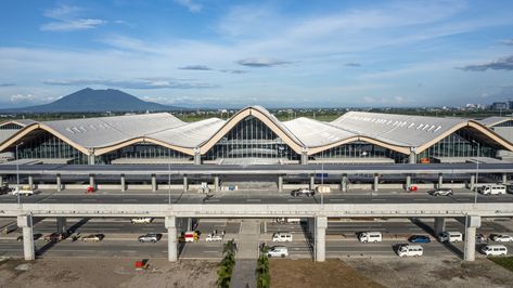 Out of Town Blog Clark International Airport’s newly opened passenger terminal fast charming world travelers Team Out of Town Blog Hub (Outoftownblog.com) – More and more travelers are fast discovering the ease, comfort, and delight of traveling via Clark International Airport (CRK) with its new, sprawling, and modern Passenger Terminal Building now open for business. The scale of visitors entering and coming from CRK is on the uptick. And levels are […] Clark International Airport’s… Clark Airport, Clark International Airport, Ninoy Aquino International Airport, Central Luzon, Philippine Government, Things Are Looking Up, Cebu Pacific, Airline Seats, Airport Design