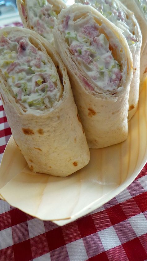 My Little Créa: Wraps Chèvre Jambon Idee Wrap, Wrap Healthy, Sandwich Wrap, Lost 100 Pounds, Quit Drinking, Wrap Recipes, Easy Healthy Breakfast, I Quit, Wrap Sandwiches