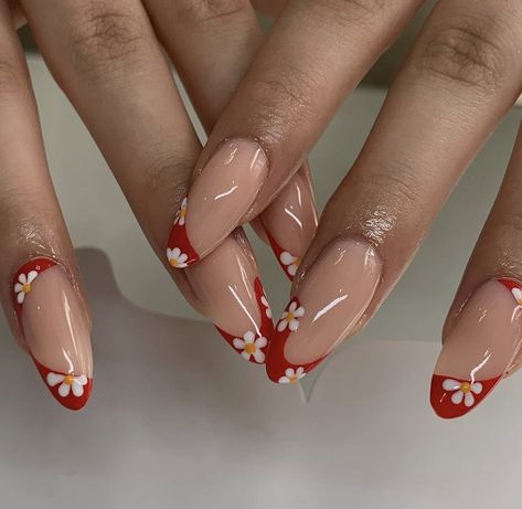 Nails Daisy Flower, Nails Design Nude, Daisy Flower Nails, Red Flower Nails, Lunar New Year Nails, Flower Nails Design, Red French Tip Nails, Nails Daisy, Tumblr Nail Art