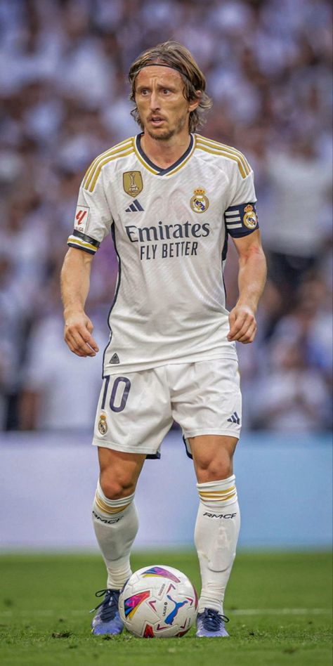 luka modric real madrid Real Madrid All Players, Luke Modric, Inter Milan Logo, Real Madrid Pictures, Modric Real Madrid, Lionel Messi Posters, Brazil Team, Real Madrid Club, Manchester City Wallpaper