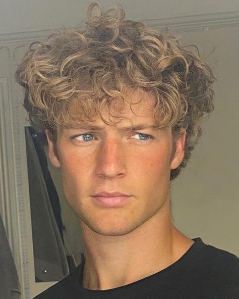 Boys Perm Hairstyles, Hair Types Men, Mens Haircuts Short Hair, Beard Haircut, Men Haircut Curly Hair, Blonde Curly Hair, Blonde Curls, Boys With Curly Hair