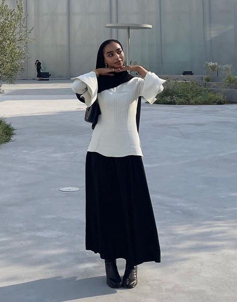 Autumn Dark, Modest Girl, Hijabi Fits, Ideal Girl, Hijabi Outfit, Cute Modest Outfits, Pencil Skirt Outfits, Cute Skirt Outfits, Style Inspiration Casual