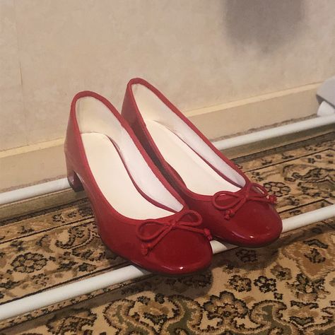 Prom Shoes Black, Shades Of Maroon, Red Ballet Flats, Fashion Dream Job, Ballet Heels, Steve Madden Flats, Fancy Dress Accessories, Heart Shaped Sunglasses, Fancy Shoes