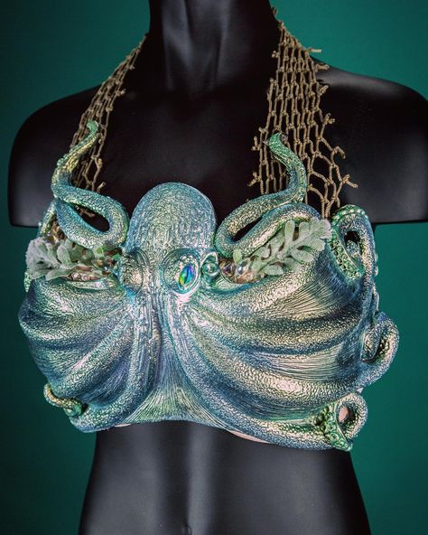 Mermaid Bras, Mermaid Craft, Octopus Costume, Tattoo Mermaid, Tattoo Diy, Mermaid Bra, Mermaid Top, Posts Ideas, Mermaid Crafts