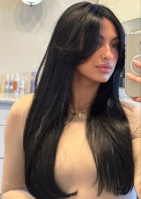 Jet Hair, Long Straight Black Hair, Black Hair Makeup, Black Long Hair, Haircuts For Long Hair With Layers, Brown Hair Looks, Hair Inspiration Long, Jet Black Hair, Bob Haircut For Fine Hair